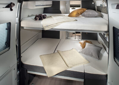 Twin Supreme 640-spb-family-rear-beds