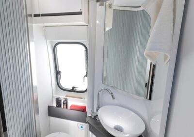 Adria Twin Supreme 600 SPB badkamer