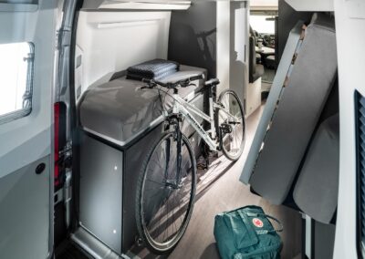 Adria Twin Supreme 600 SPB opbergruimte