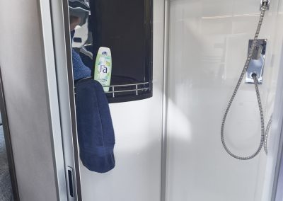 Summit Shine 600 badkamer