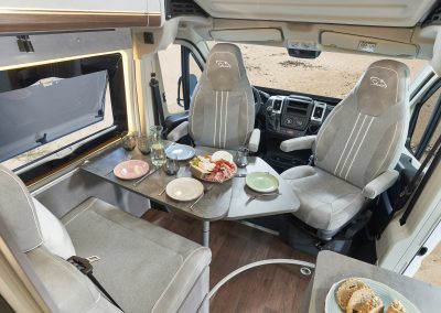 Summit Shine 600 interieur zitgroep