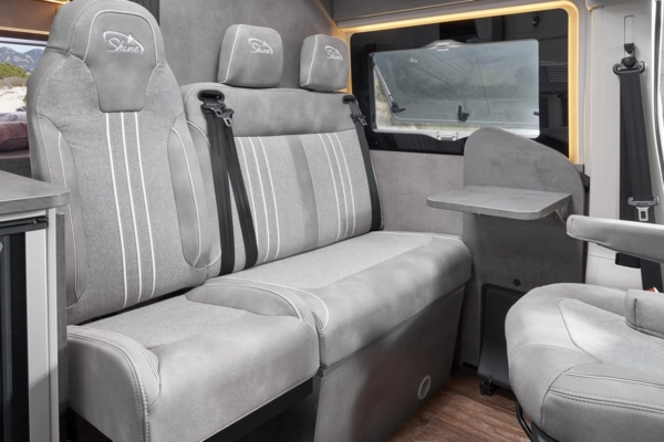 Buscamper met 5 zitplaatsen