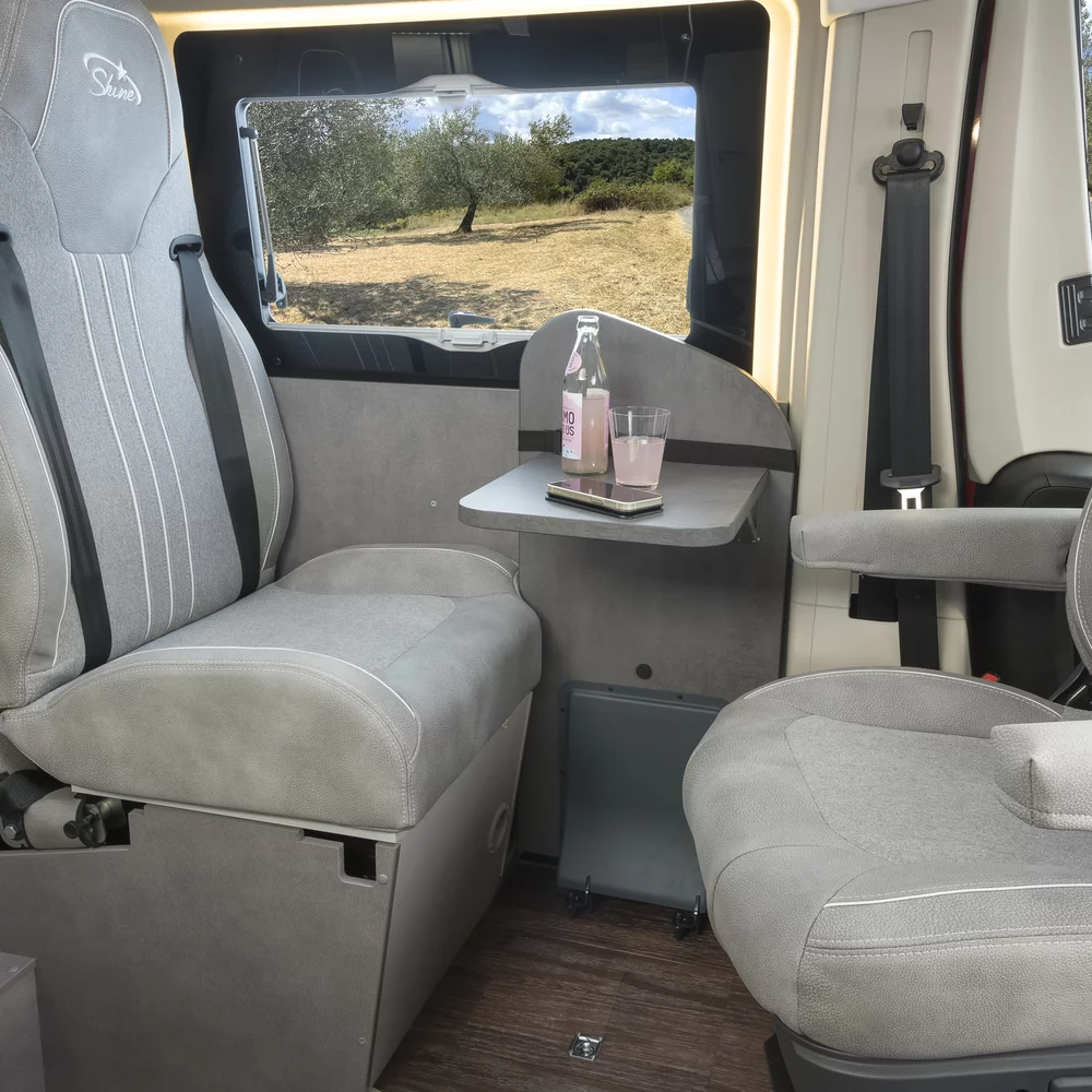 Easy move tafel in de Pössl Summit Shine modellen