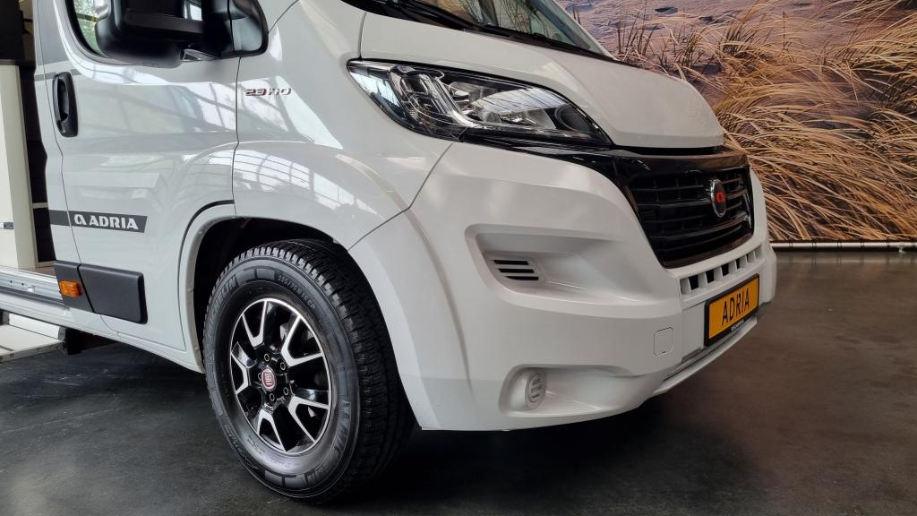 adria-twin-supreme-640-slb-21