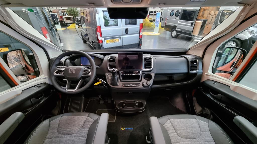 adria-twin-640-slb-18