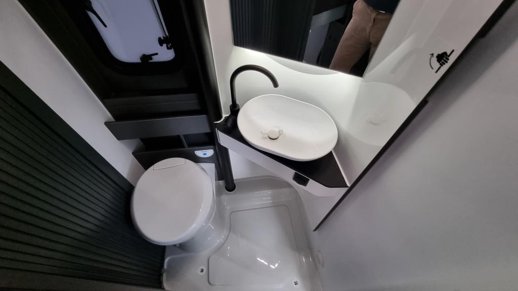 adria-twin-sports-640-sgx-20